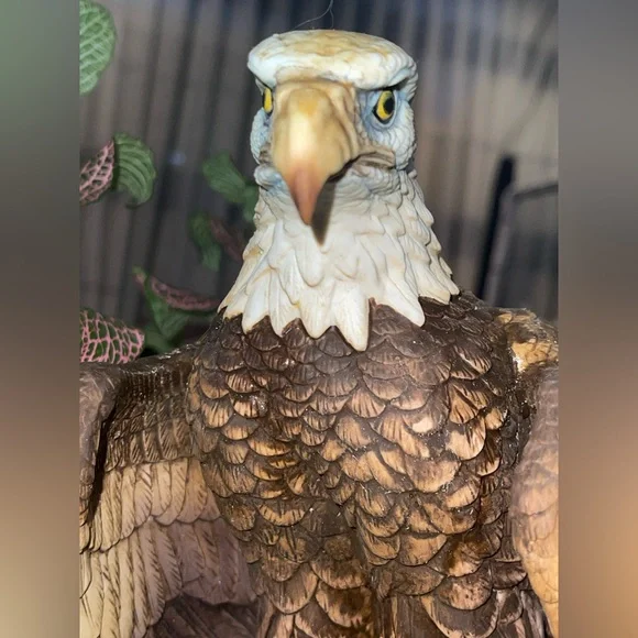 Andrea By Sadek Majestic Bald Eagle Figurine - Picture 5 of 13